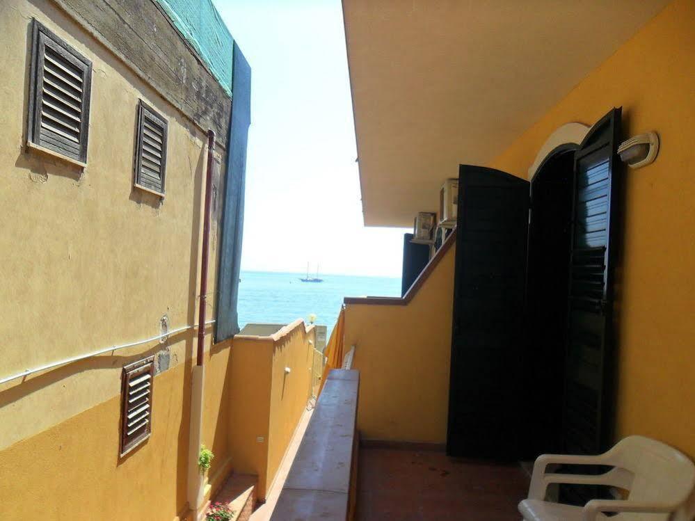 Beach Apartments Patrizia Таорміна Екстер'єр фото