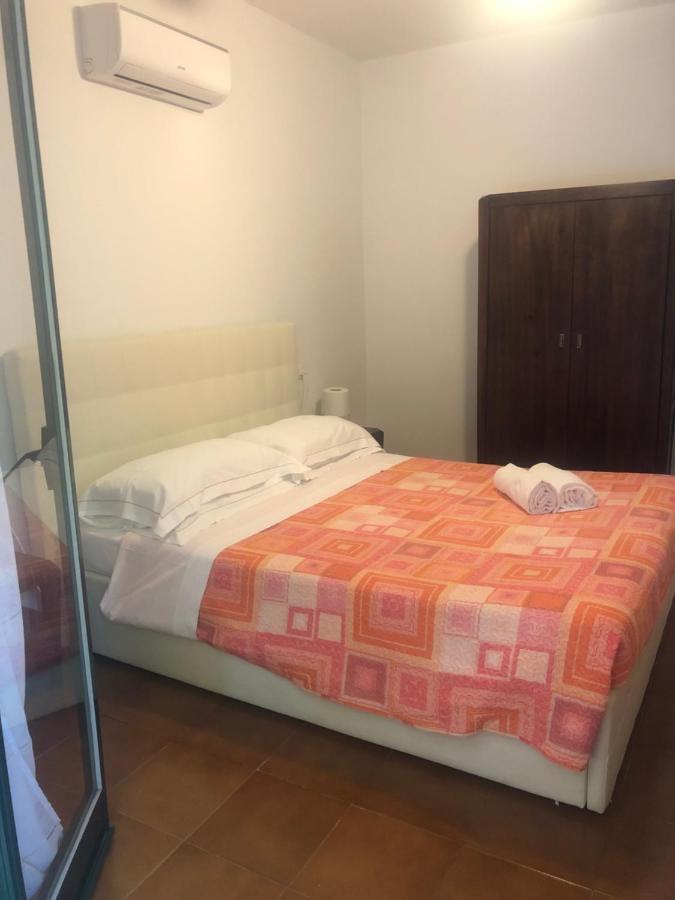 Beach Apartments Patrizia Таорміна Екстер'єр фото