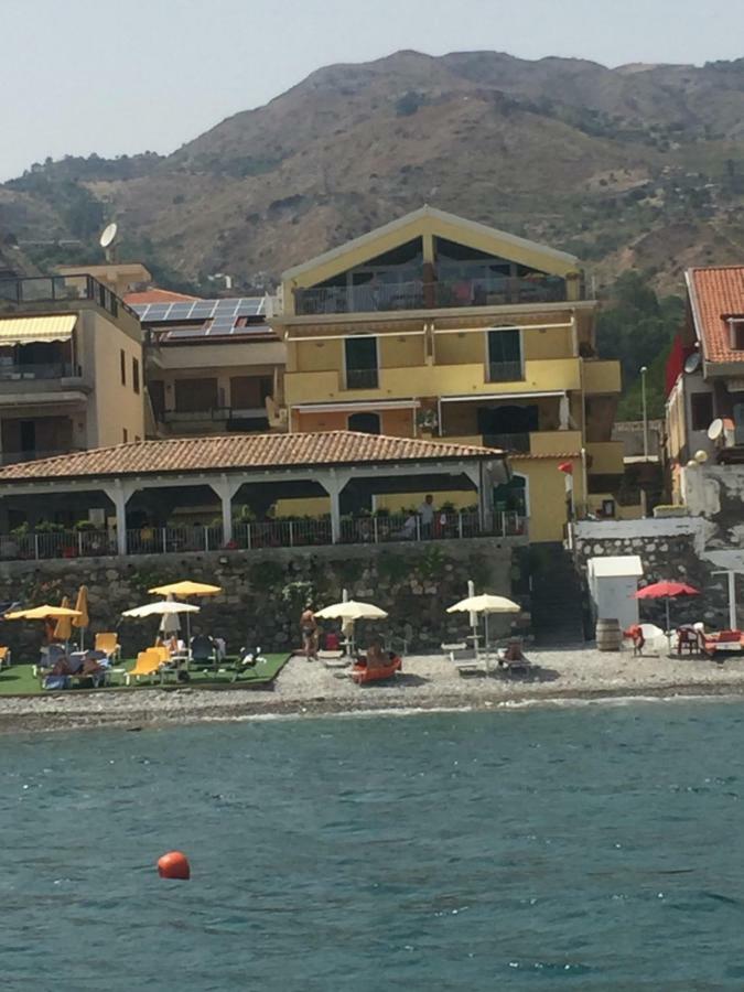 Beach Apartments Patrizia Таорміна Екстер'єр фото
